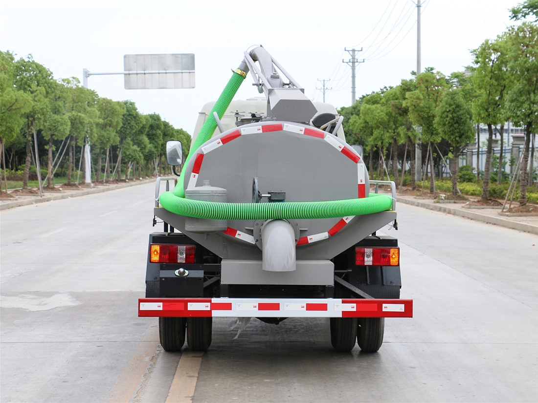 福田小卡之星3噸吸糞車(chē)