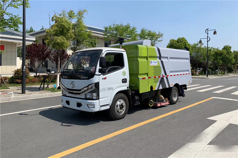 東風(fēng)小多利卡吸塵車