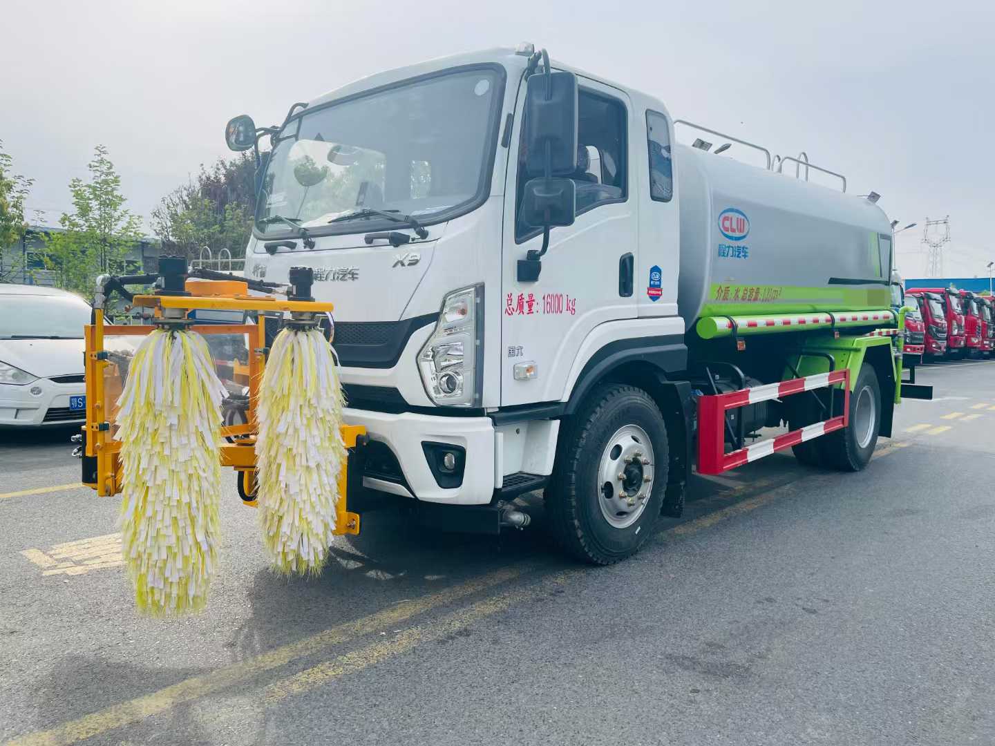 陜汽軒德X9護(hù)欄清洗車(chē)