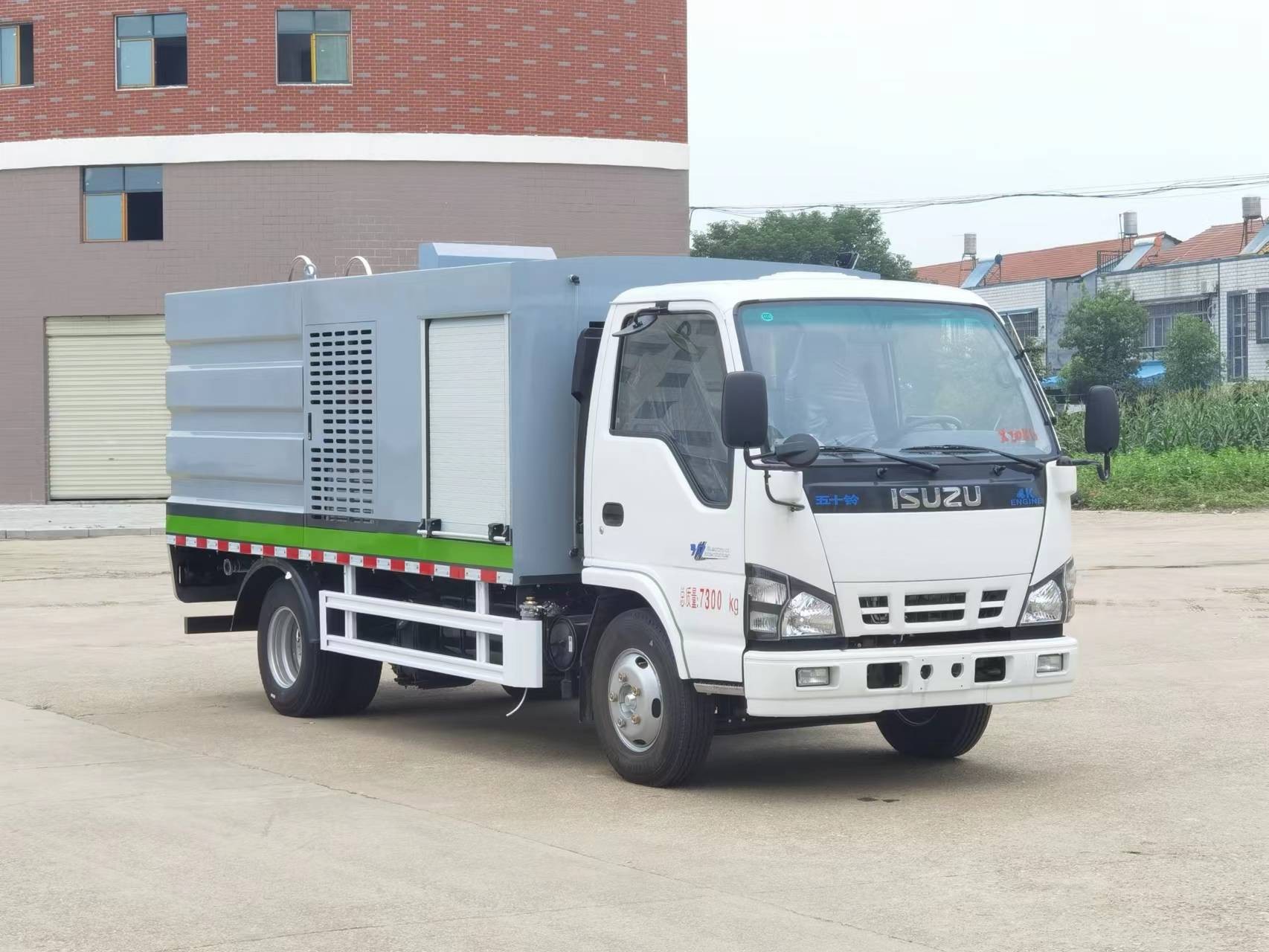 五十鈴護(hù)欄清洗車
