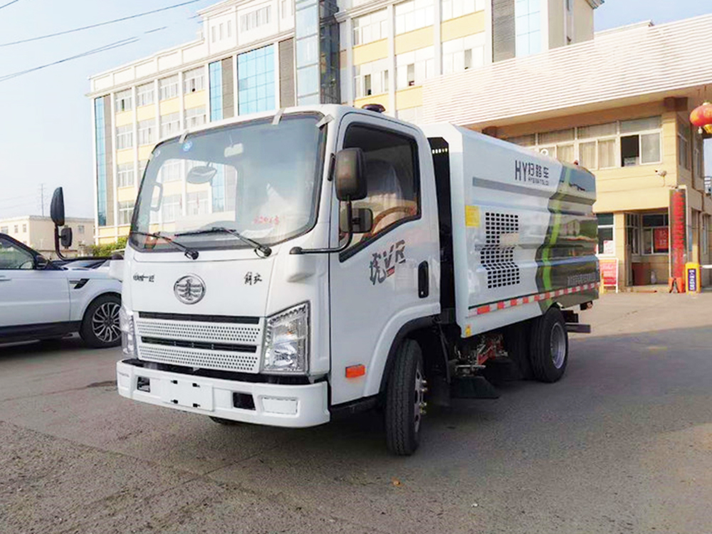 解放虎V掃路車